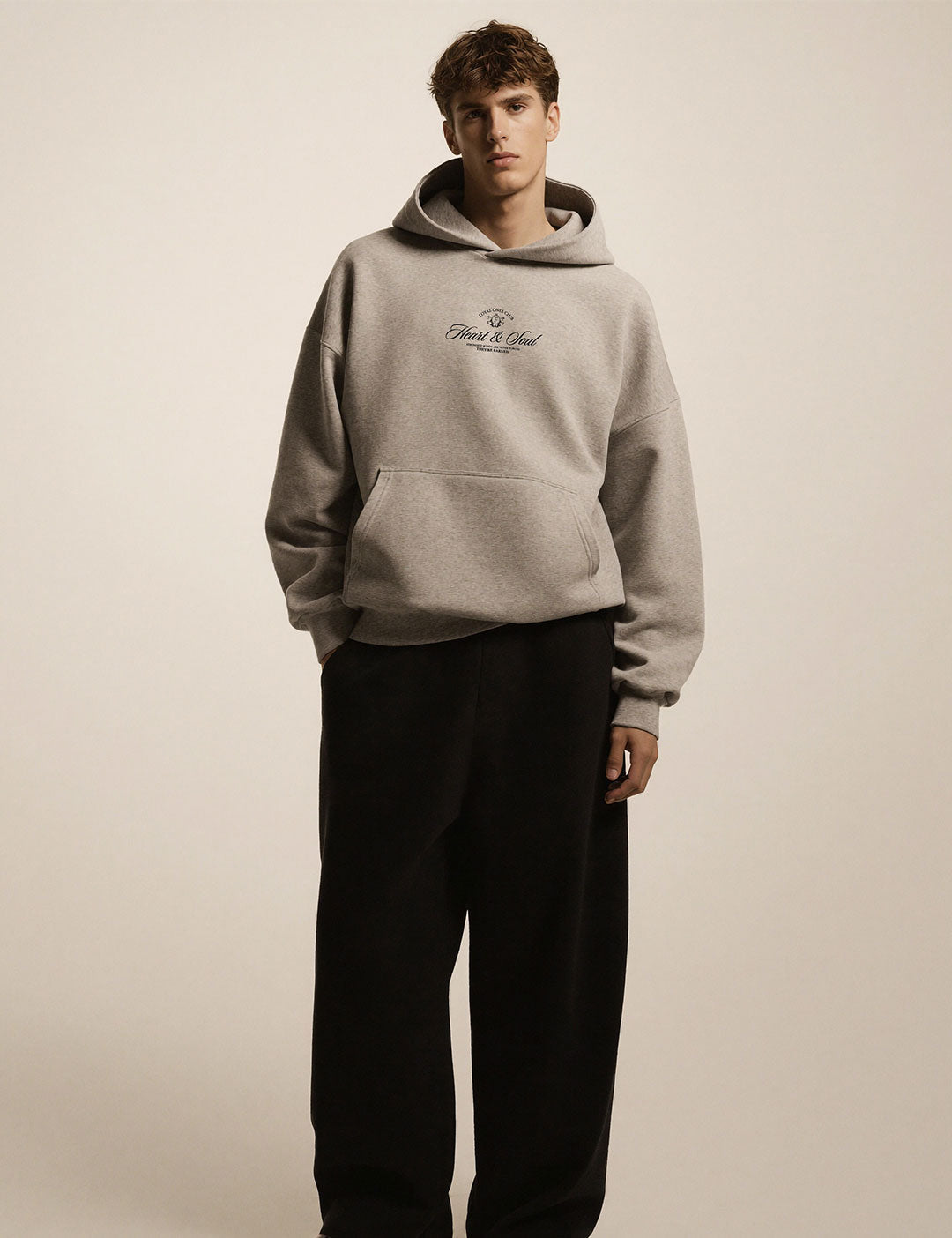 Hoodie Heart and Soul Grey - Model